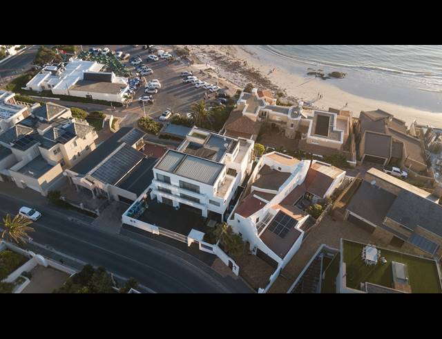 6 BEDROOM HOUSE FOR SALE IN BLOUBERGSTRAND